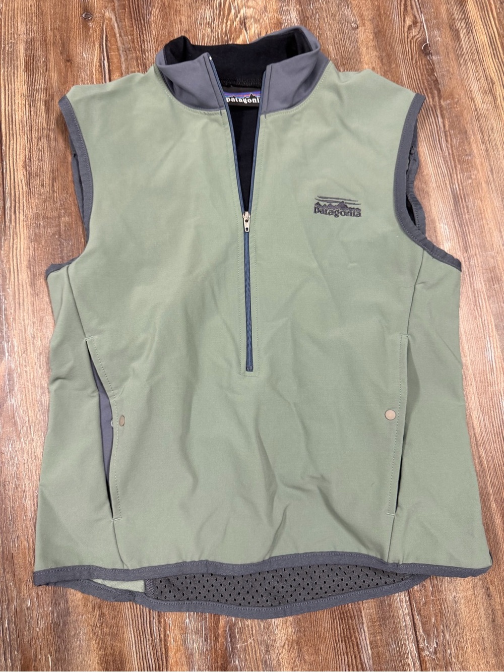 Patagonia Women's Vest Size XS Green & Gray